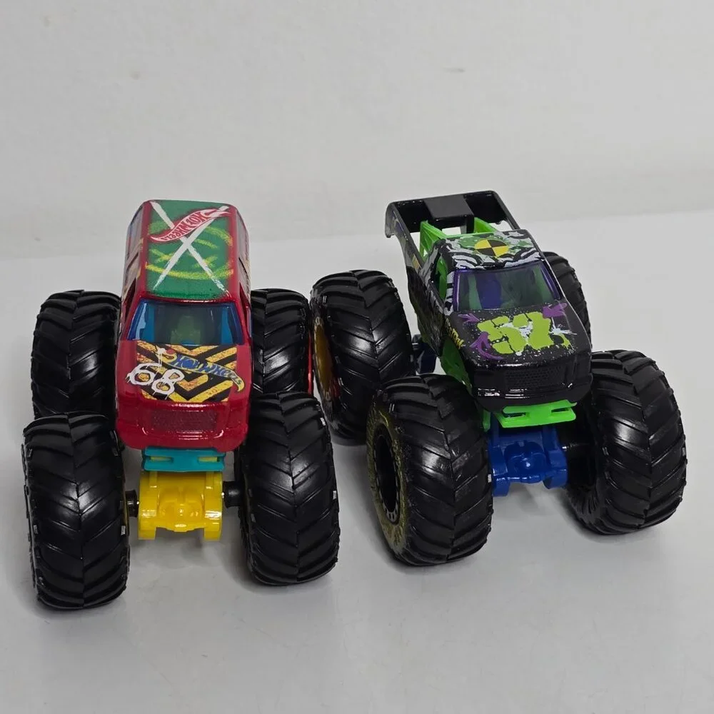 2 Hot Wheels Demo Derby 52 68 Monster Jam Trucks Lot 1:64 Diecast Graffiti